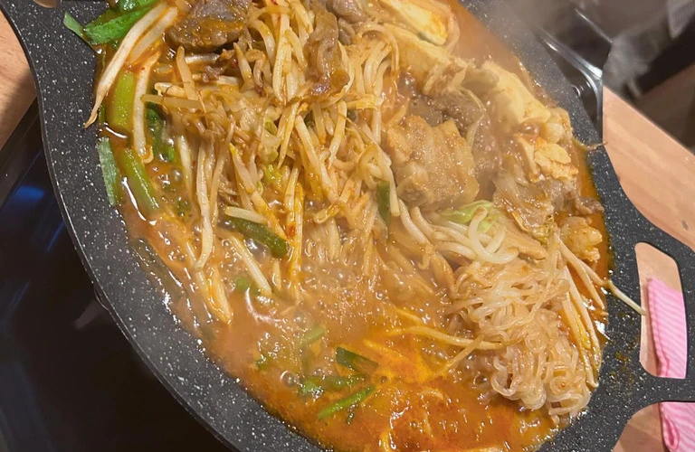 美味しいお酒が進む！絶品もつ鉄板の魅力を体感しよう