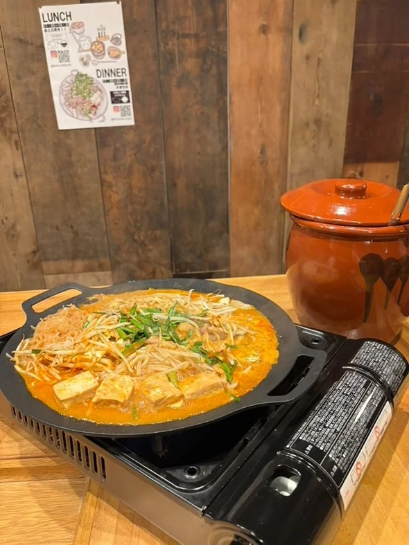 自慢のもつ鉄板料理