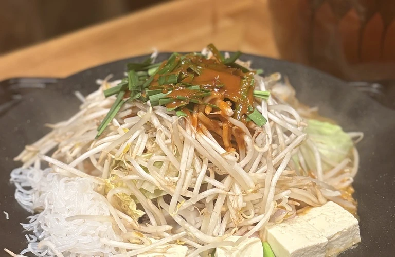 食のトレンドを先取り！もつ鉄板鍋で新たな鍋パーティーを！