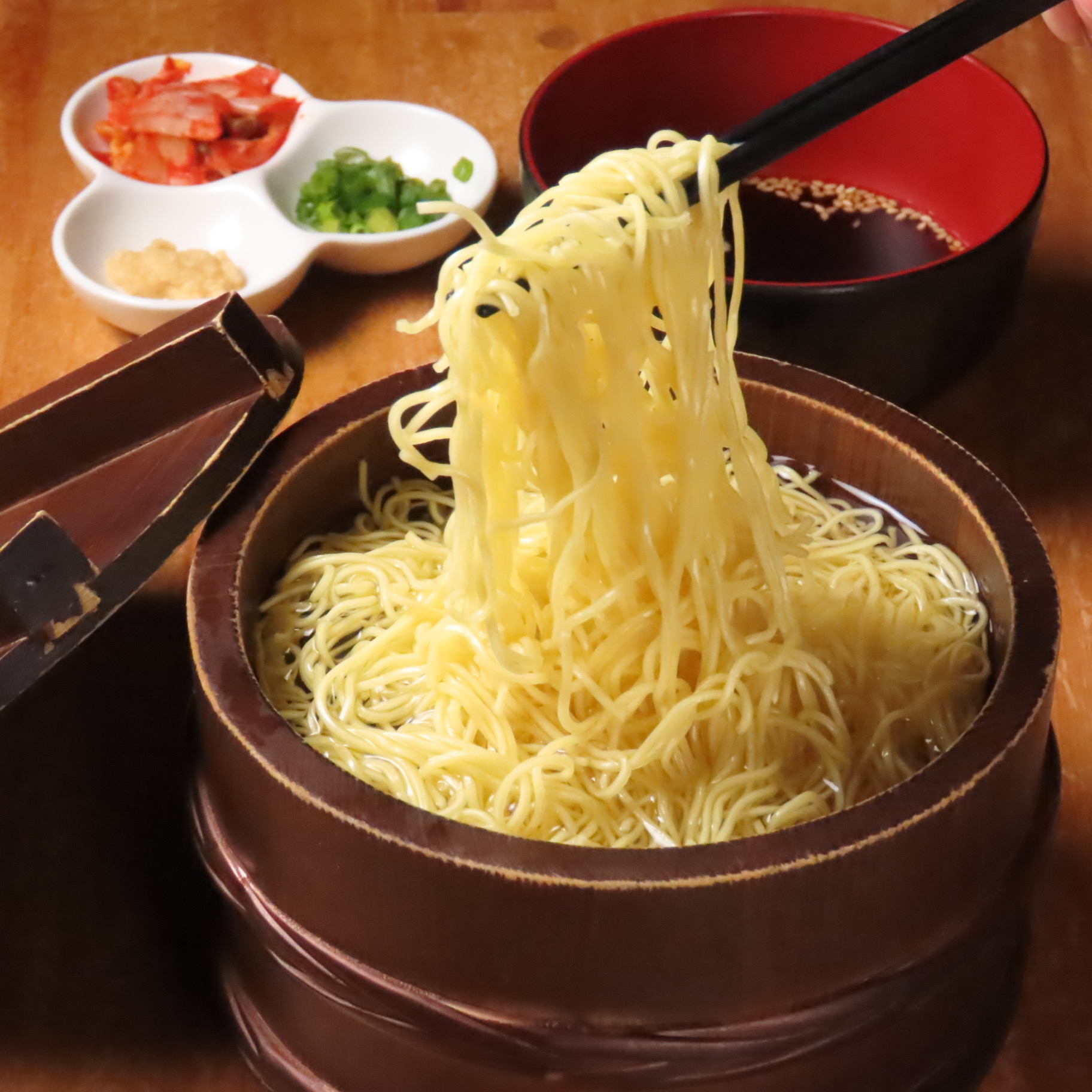 心とお腹を満たす、アットホームなもつ鉄板居酒屋！