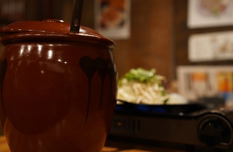 トレンディな居酒屋でインスタ映えを楽しむ！